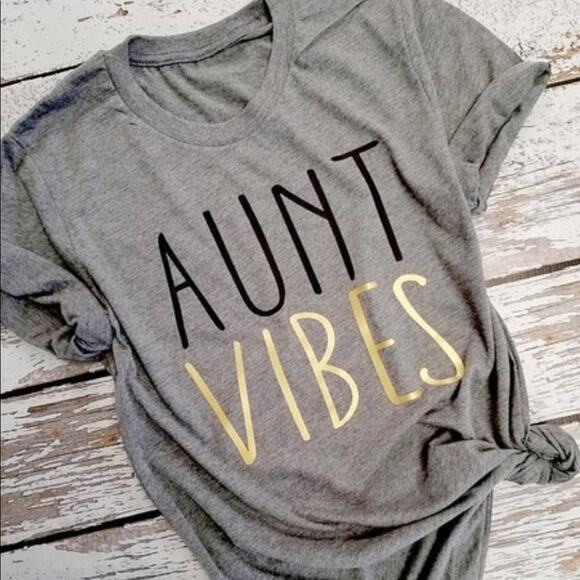 Francesca's Aunt Vibes T-Shirt Gray Crewneck T-Shirt Gold Black Lettering Small - Picture 2 of 5
